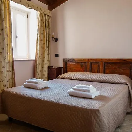Palazzo Cestari Szálloda 3*