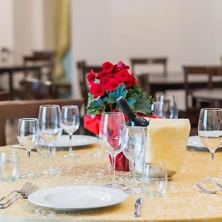 Palazzo Cestari מלון 3*