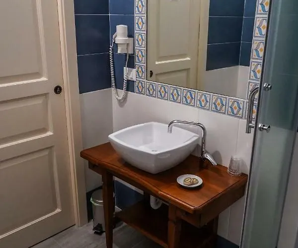 Palazzo Cestari 3* Montesano sulla Marcellana